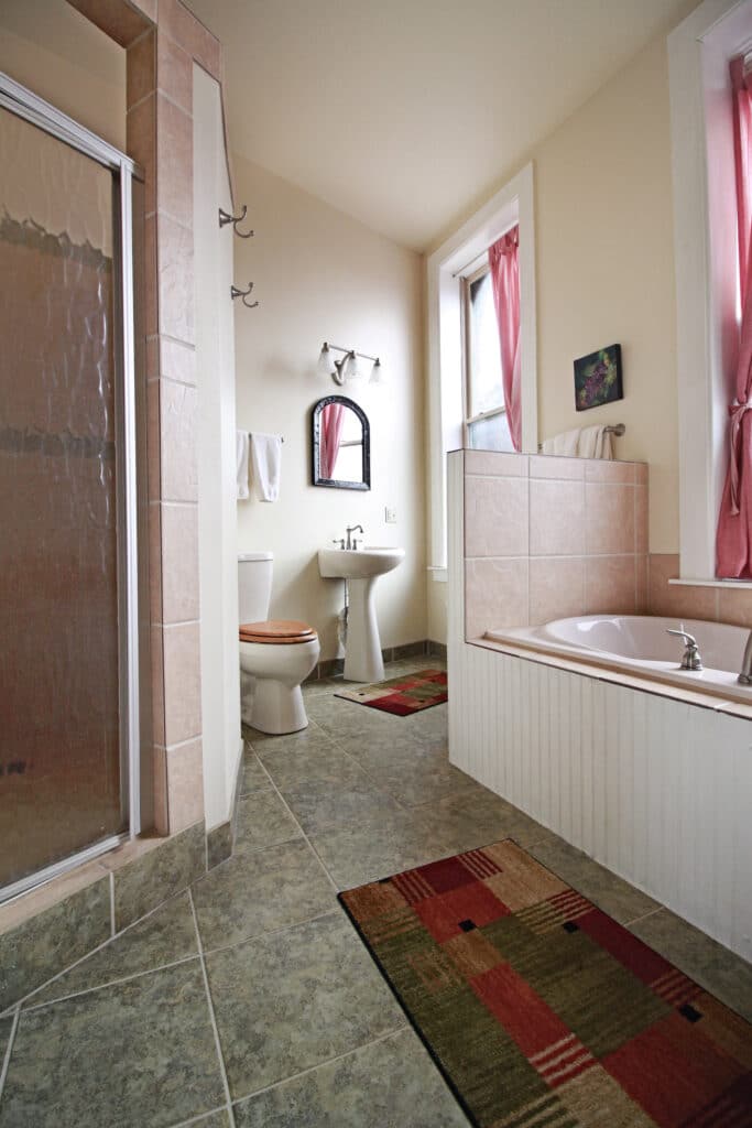 La Crescent Suite-1 La Crescent Suite-1
