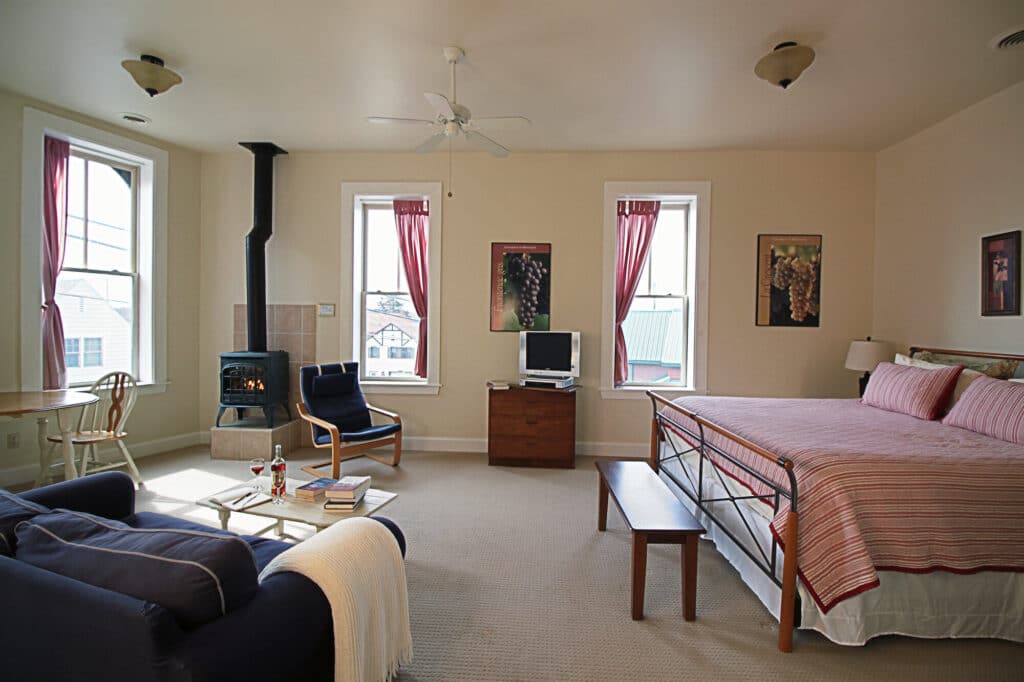 La Crescent Suite-2 La Crescent Suite-2
