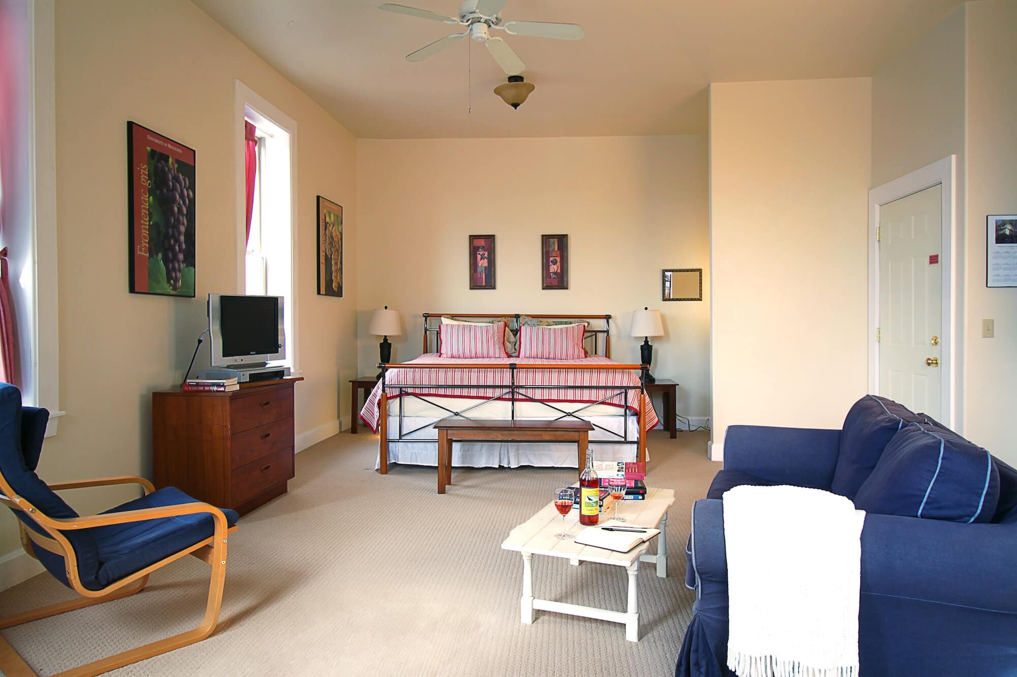 La Crescent Suite-3 La Crescent Suite-3
